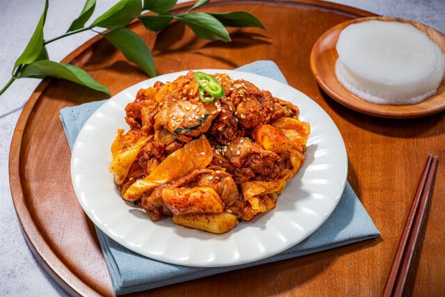 강원더몰,[금빛장터 춘천] 춘천 계절 양념닭갈비 2인세트 밀키트
